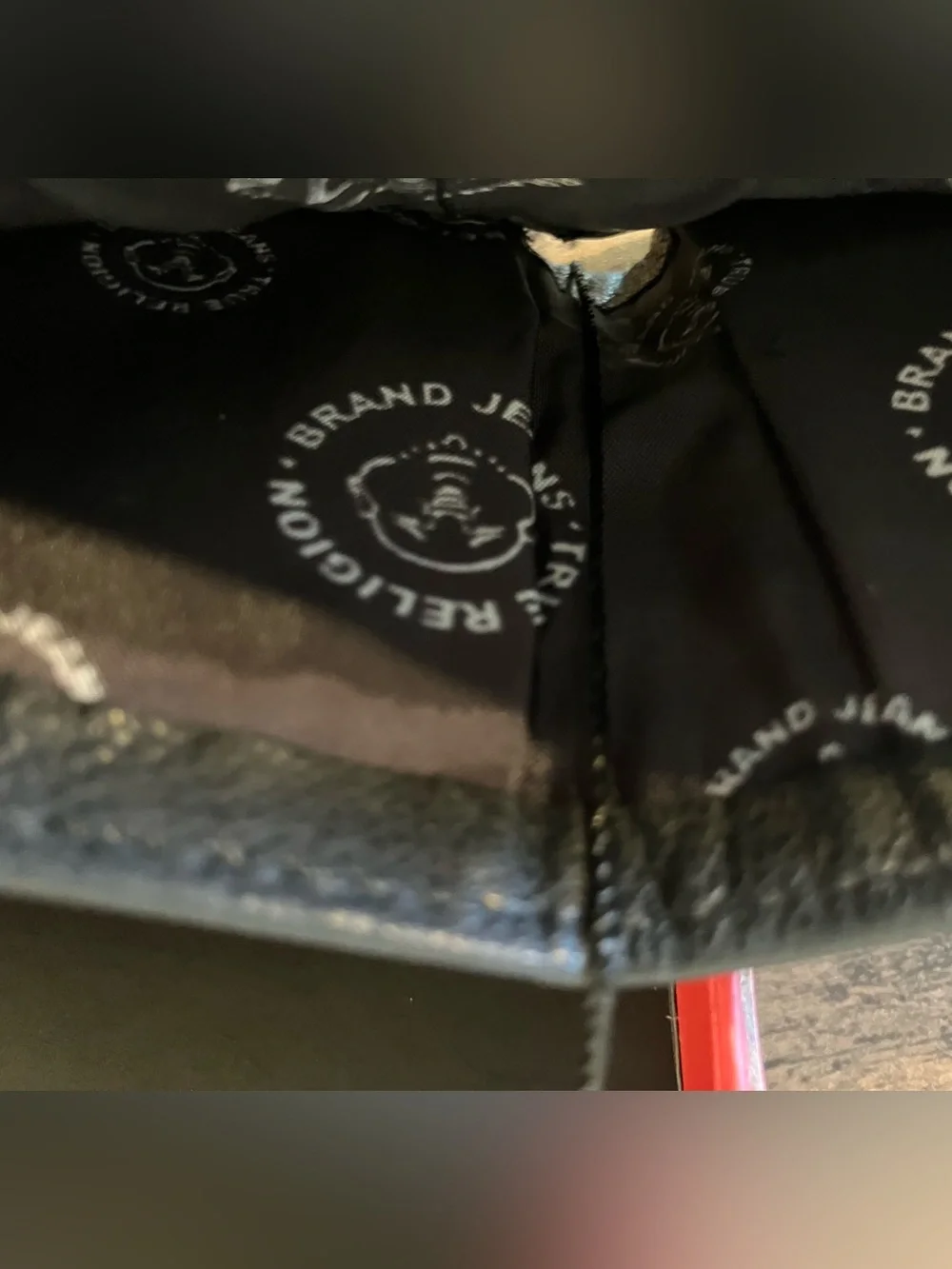 True religion, Wallet